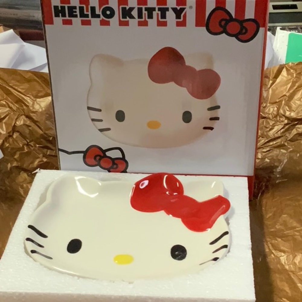 Brand new hello Kitty tray